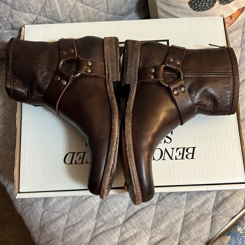 Frye Phillip Harness ankle boot dark brown - Picture 2 of 11